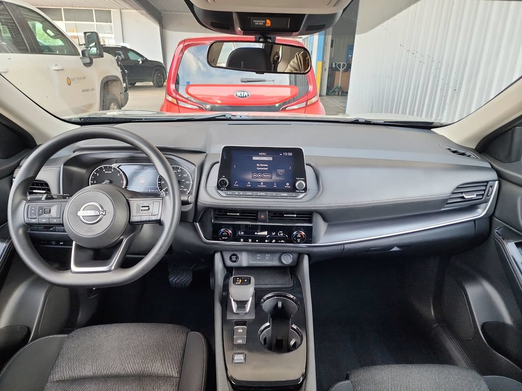 Used 2024 Nissan Rogue SV FWD image 18