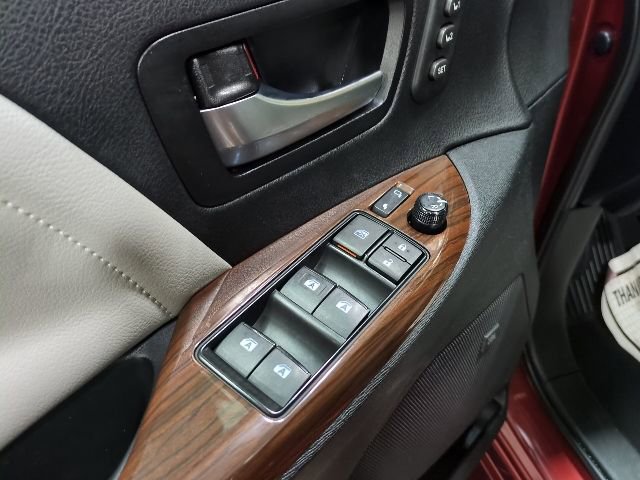 Used 2019 Toyota Sienna Limited AWD/4WD image 18