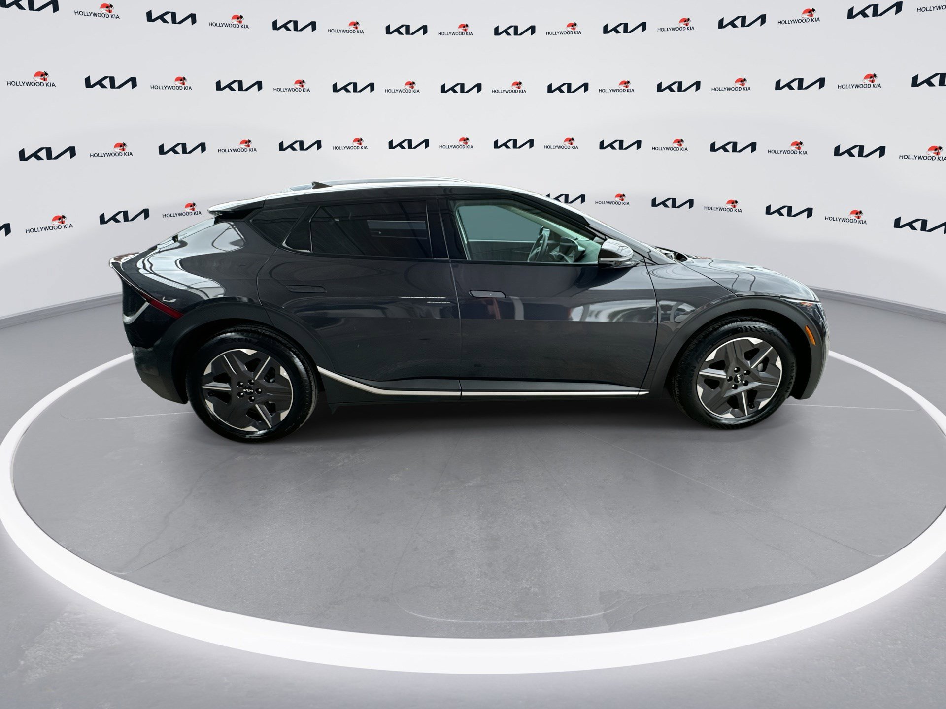 Certified 2025 Kia EV6 Light image 9