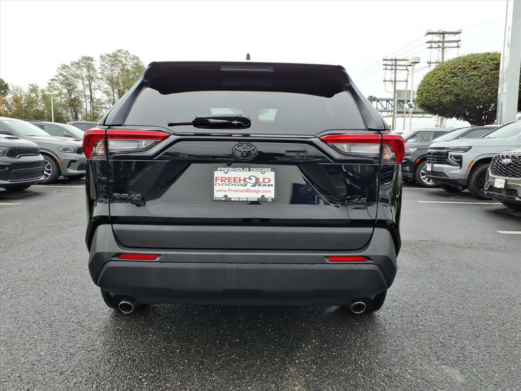 Used 2025 Toyota RAV4 LE AWD/4WD image 5