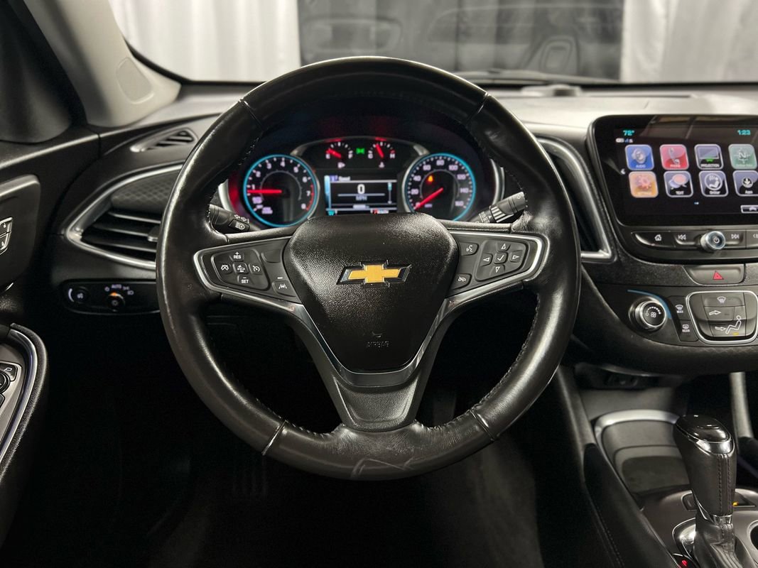 Used 2018 Chevrolet Malibu LT w/ Driver Confidence Package image 26