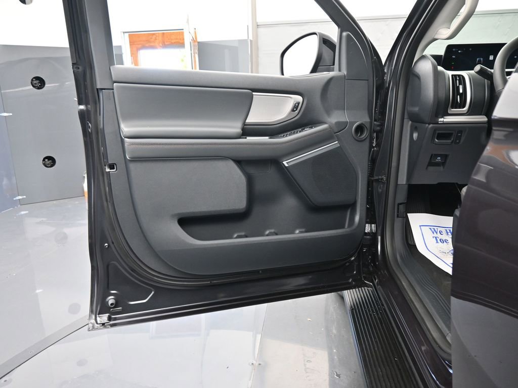 New 2025 Ford Expedition Max Active image 15