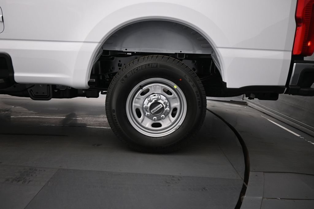 New 2026 Ford F250 XL w/ XL Chrome Package RWD image 17
