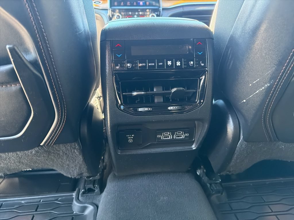 Used 2025 Jeep Grand Cherokee Summit AWD/4WD image 48