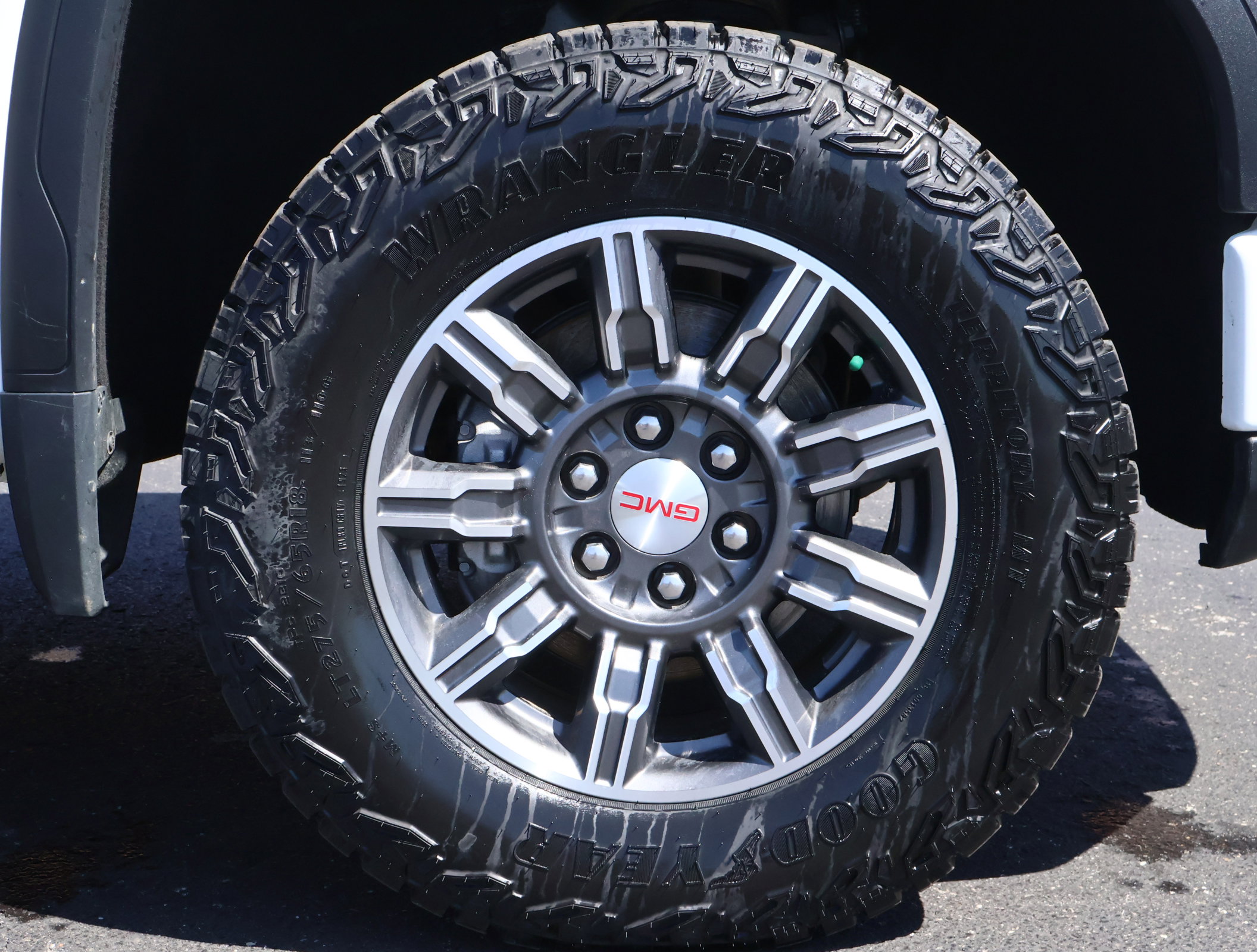 Used 2024 GMC Sierra 1500 AT4 w/ Technology Package image 30