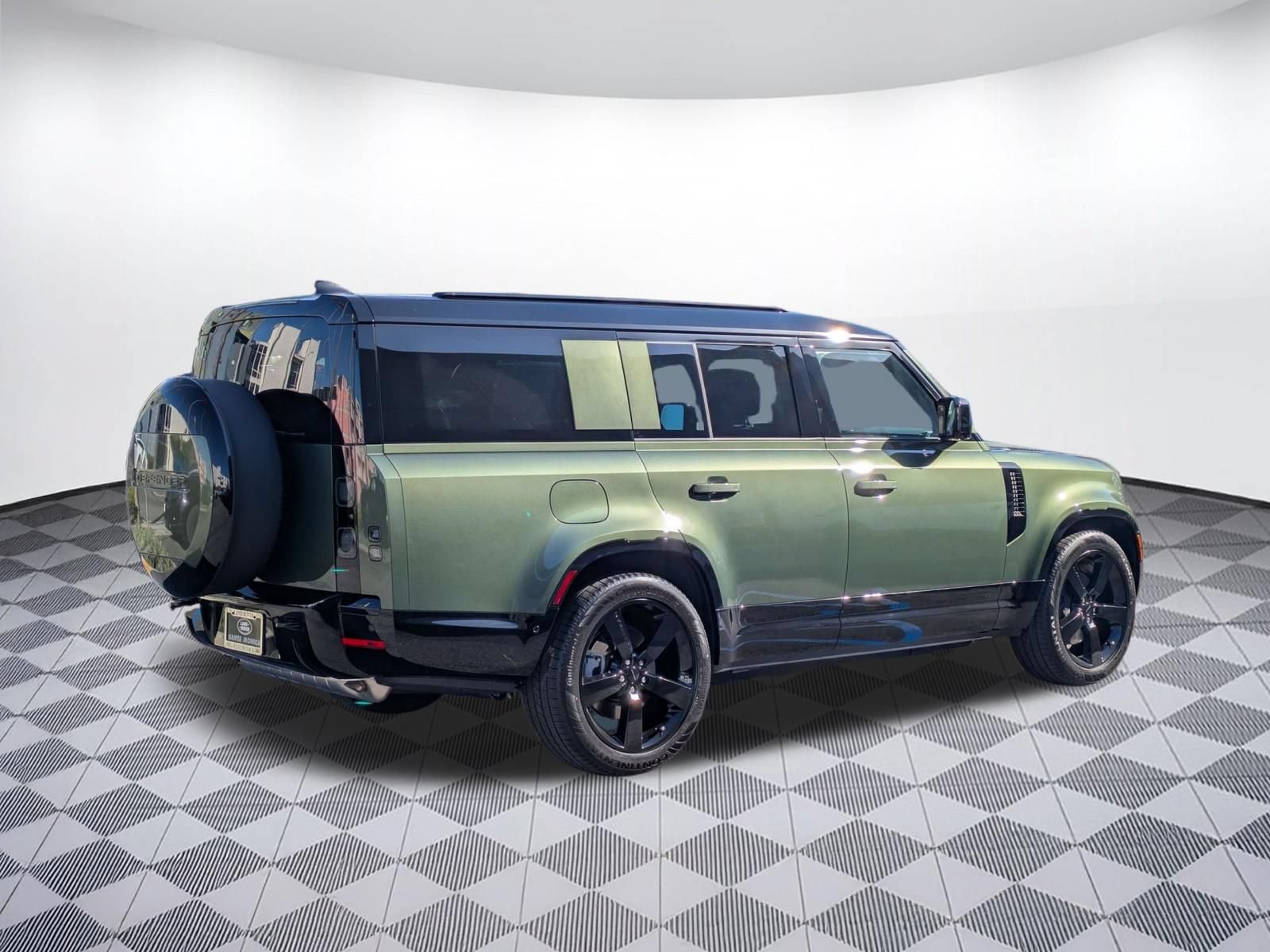 New 2026 Land Rover Defender 130 X-Dynamic SE AWD/4WD image 5