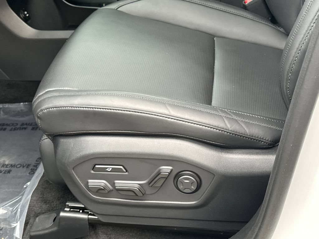 Used 2025 Hyundai Santa Fe Calligraphy AWD/4WD image 23