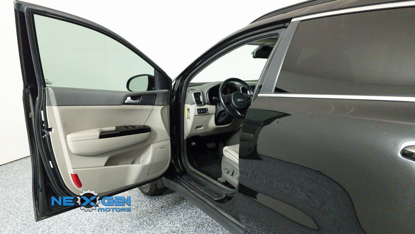 Used 2018 Kia Sportage EX w/ Option Group 040 image 9