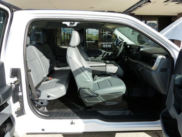 Used 2024 Ford F250 XL image 27