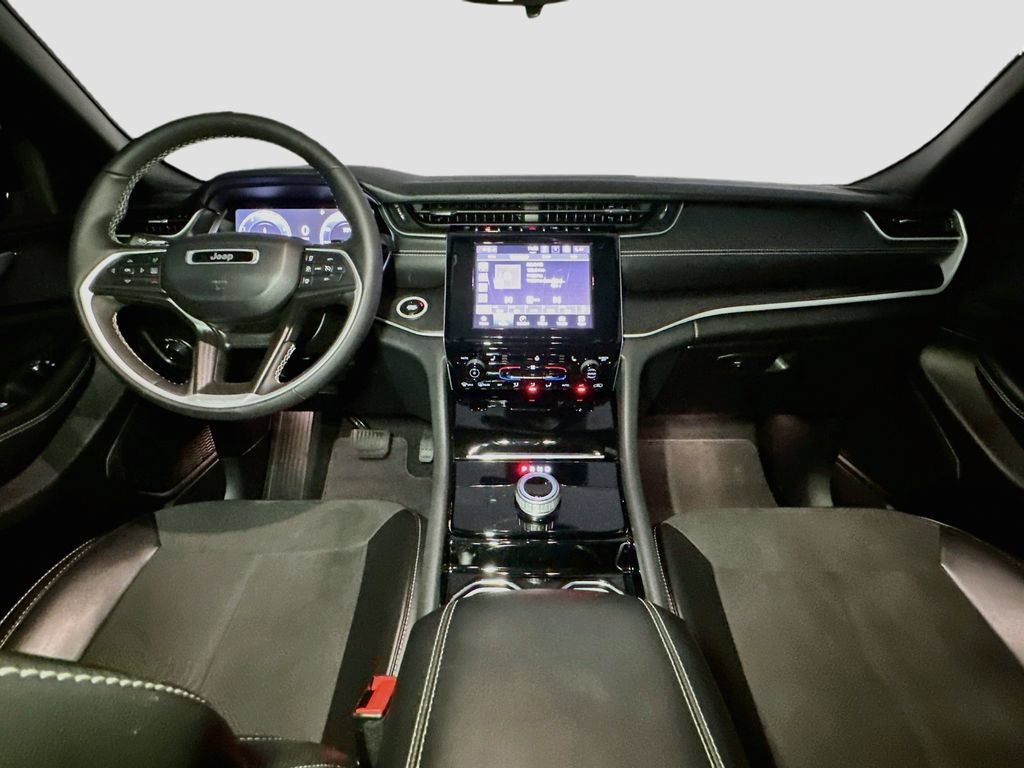 Certified 2023 Jeep Grand Cherokee Altitude RWD image 9