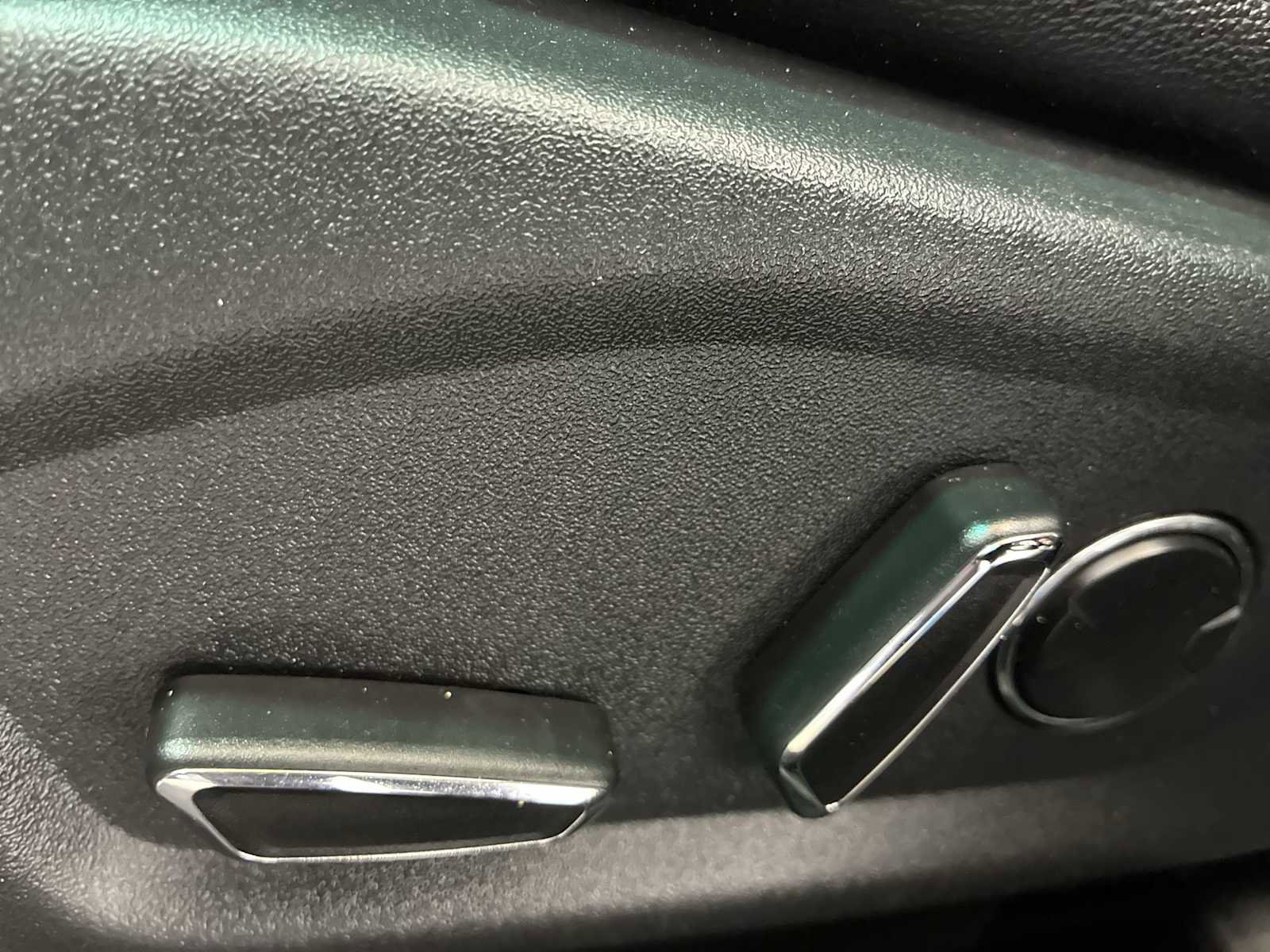 Used 2016 Ford Explorer Sport w/ Equipment Group 401A image 14