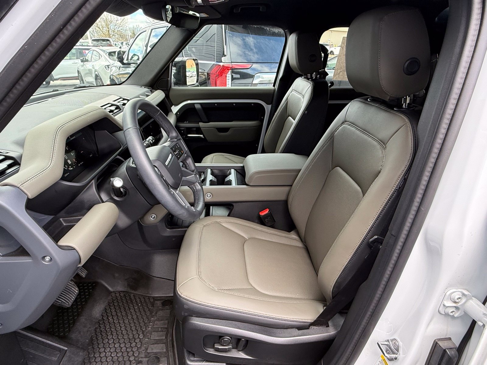 New 2026 Land Rover Defender 110 S AWD/4WD image 14