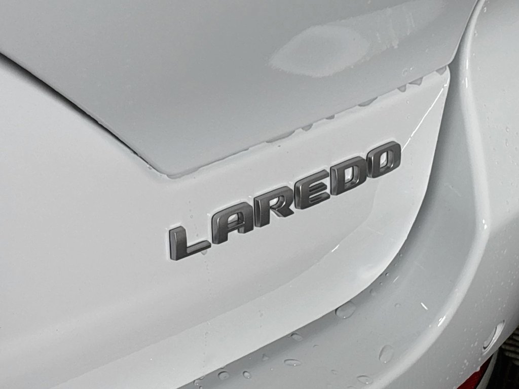 New 2027 Jeep Grand Cherokee Laredo X AWD/4WD image 25