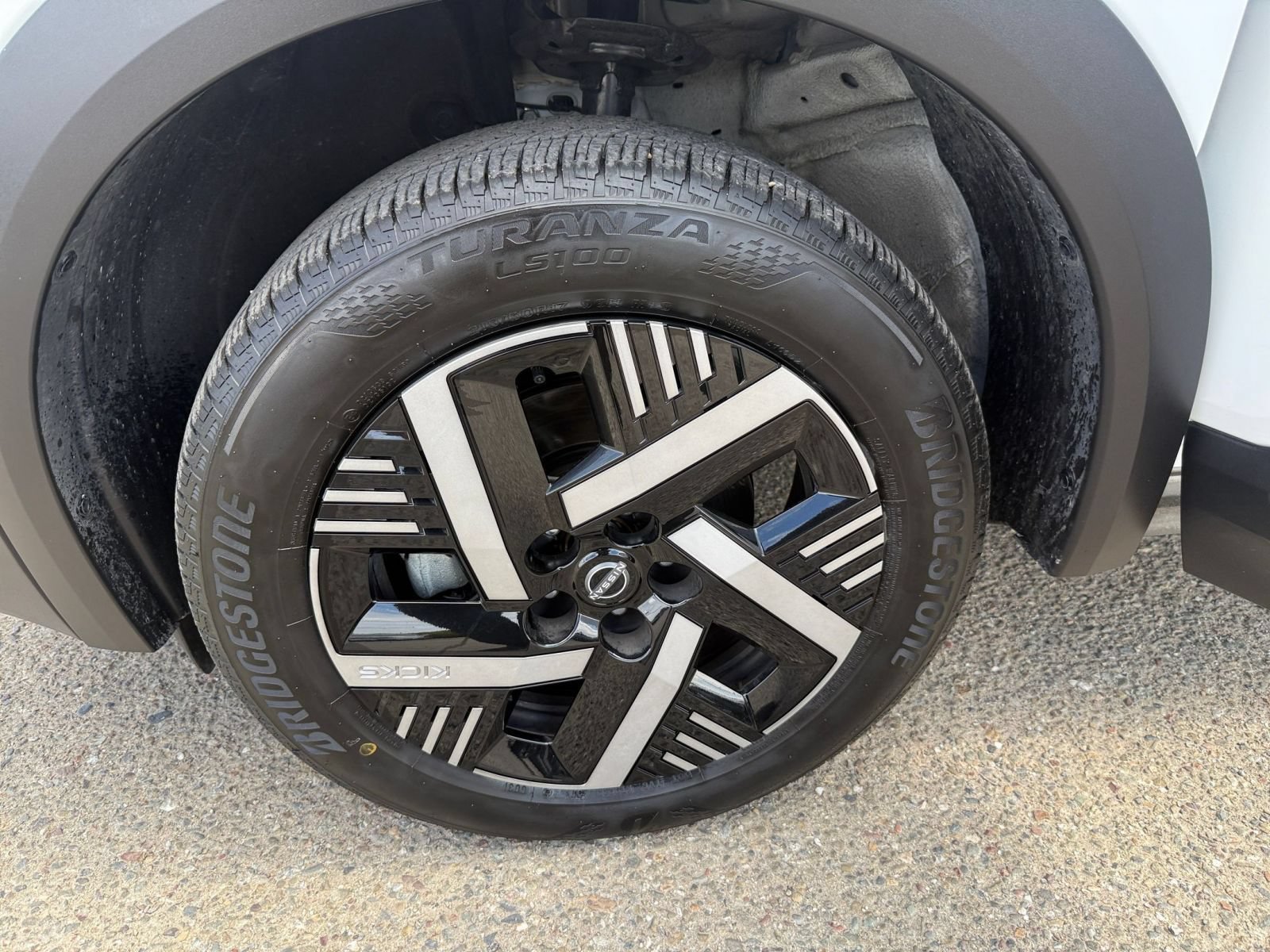Used 2026 Nissan Kicks SV w/ Cold Weather Package FWD image 28