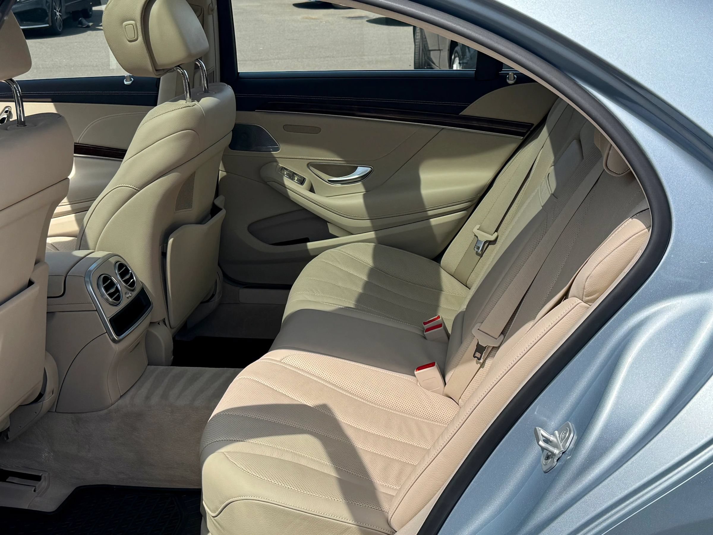 Used 2015 Mercedes-Benz S 550 4MATIC Sedan image 30