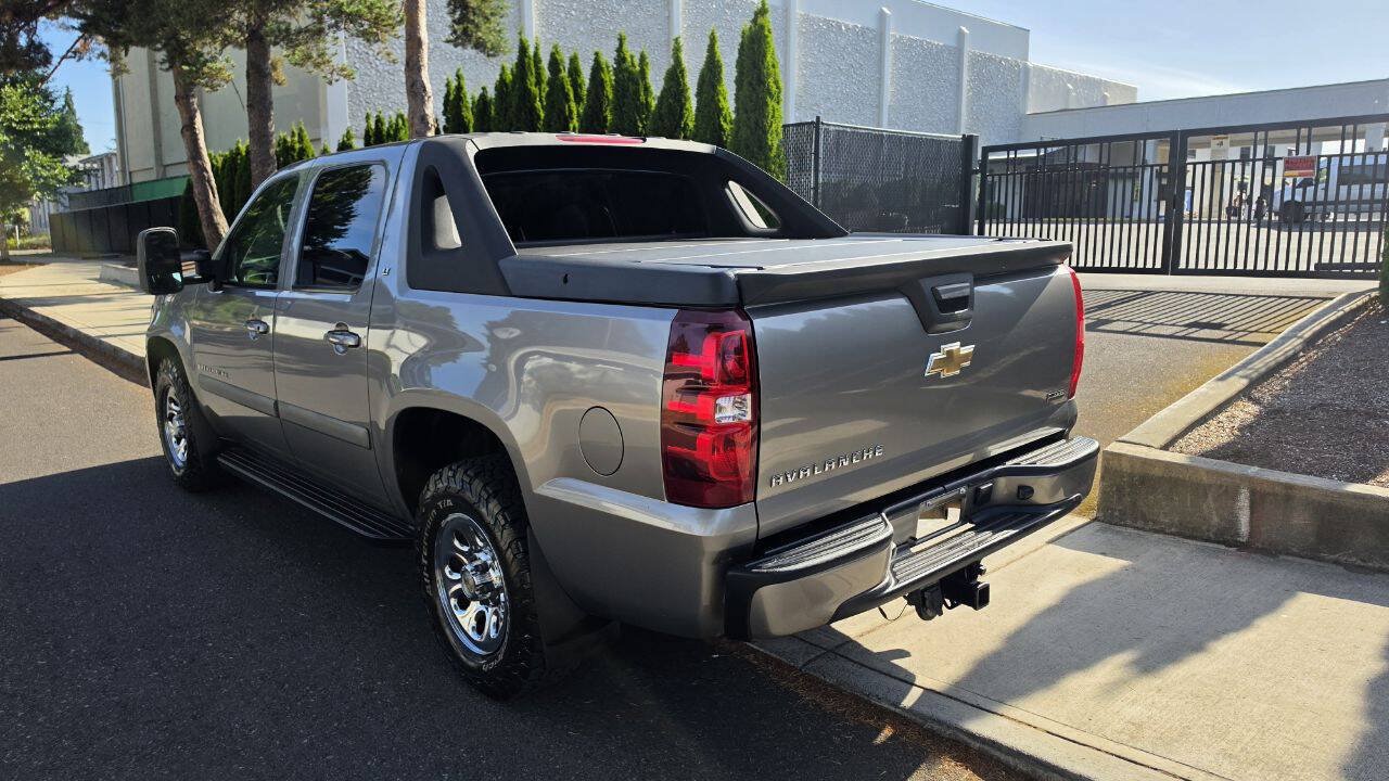 Used 2008 Chevrolet Avalanche LT AWD/4WD image 6