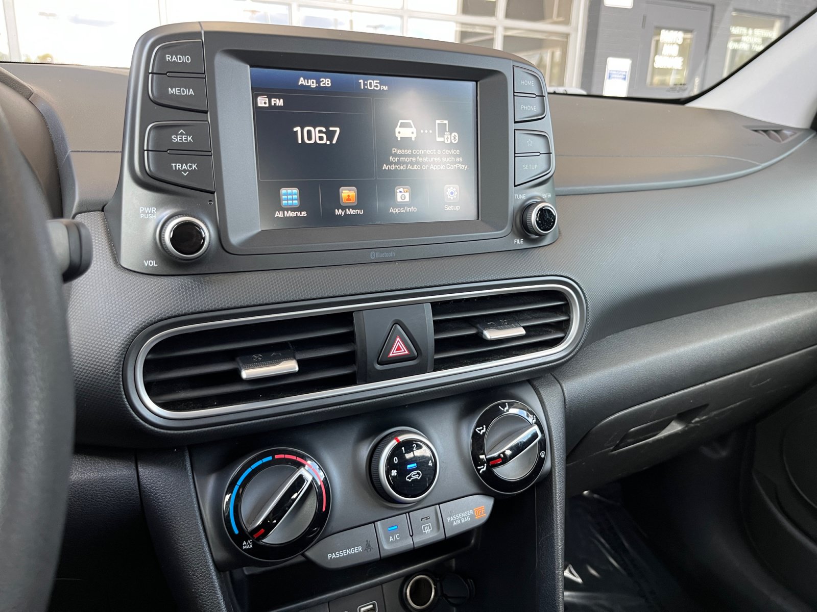 Used 2020 Hyundai Kona SE AWD/4WD image 12