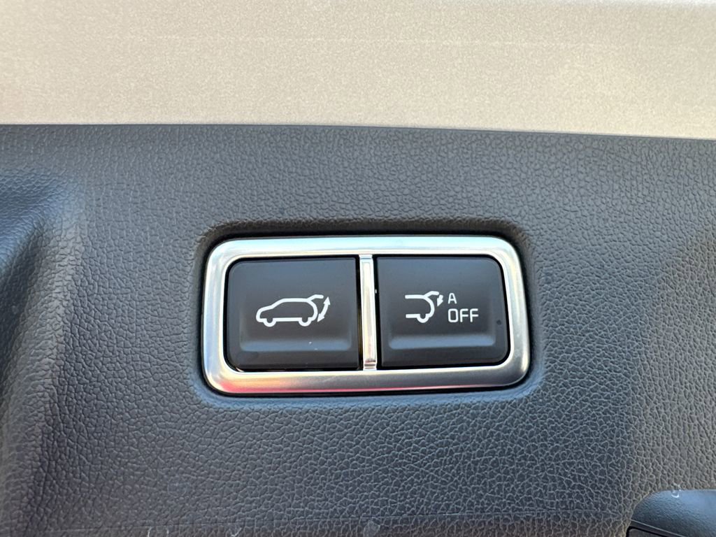 Certified 2025 Kia Sorento EX w/ Panoramic Sunroof Package FWD image 19