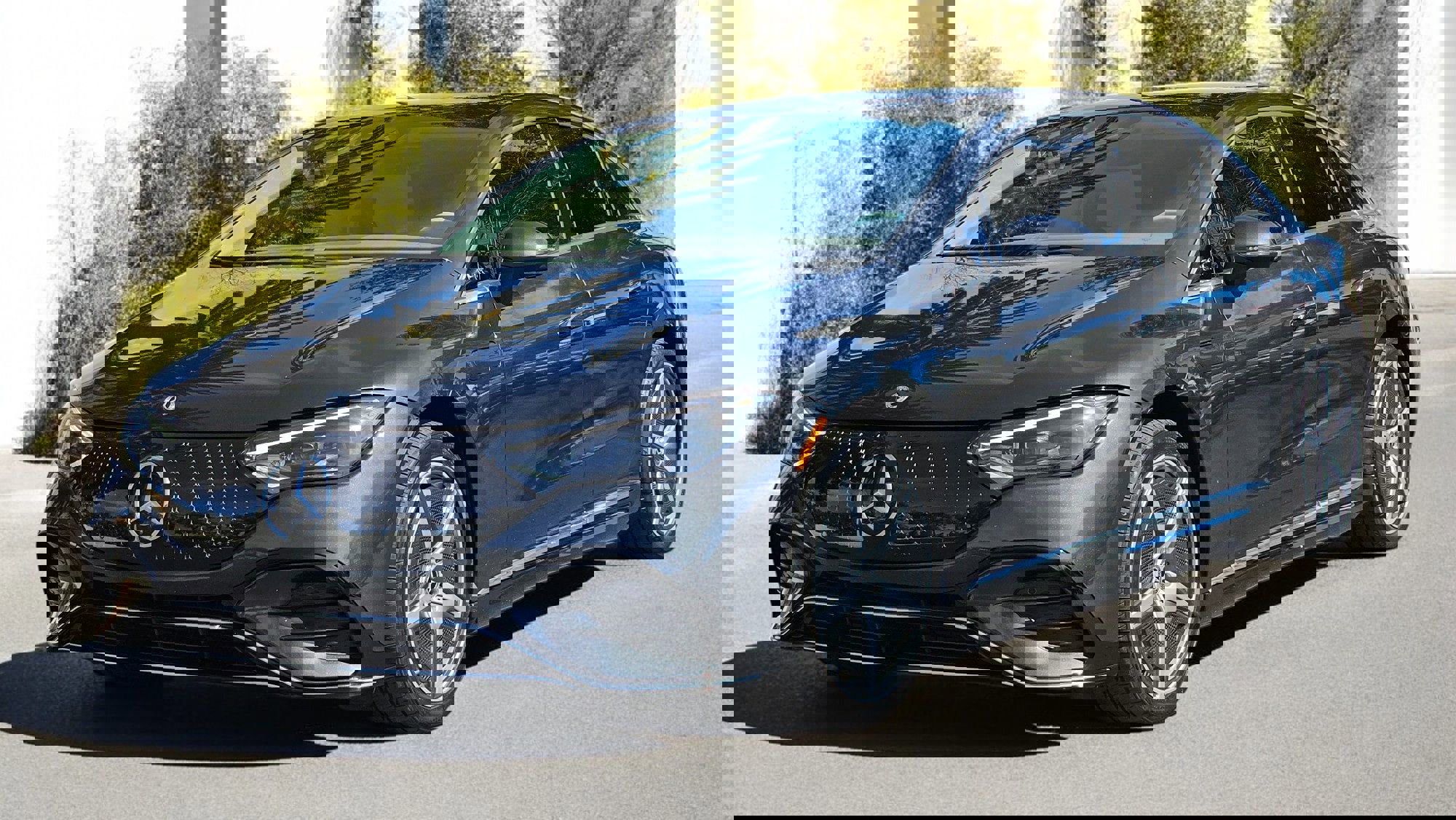 Used 2023 Mercedes-Benz EQE 500 4MATIC Sedan w/ Exclusive Trim Package image 5