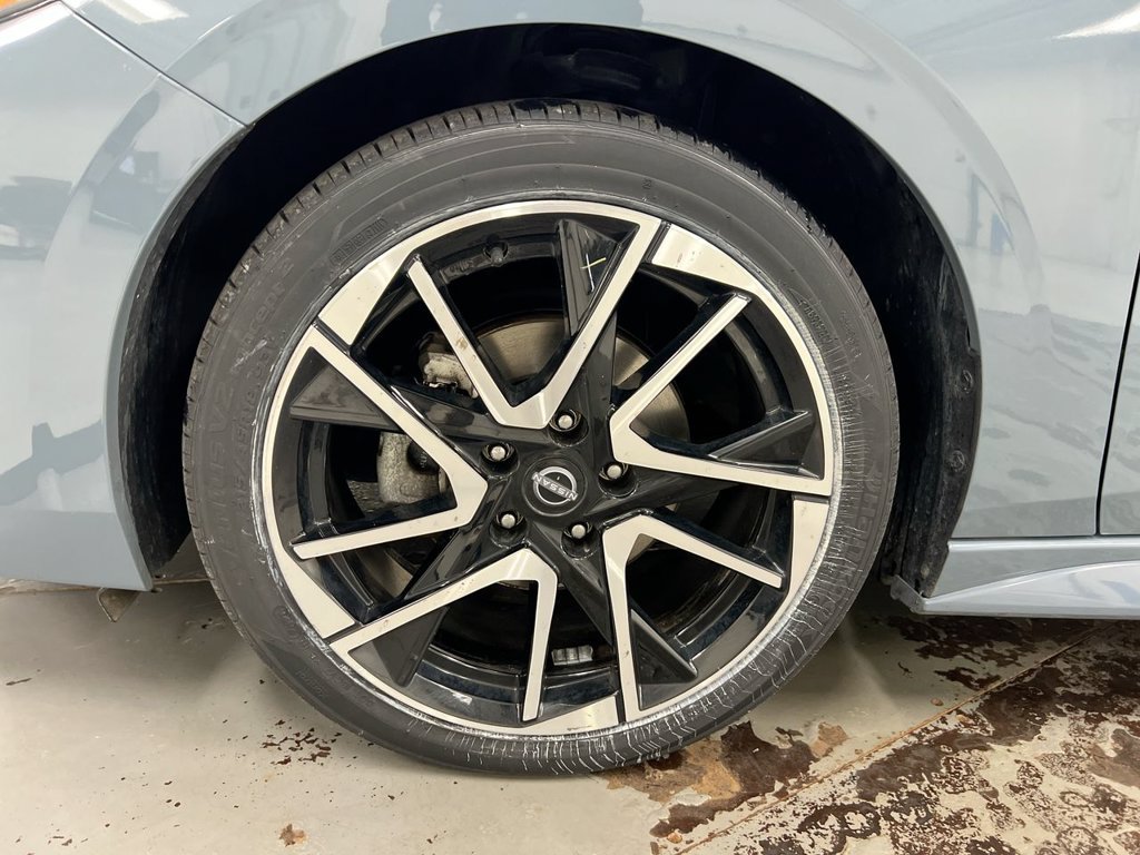 Used 2024 Nissan Sentra SR w/ SR Premium Package FWD image 27