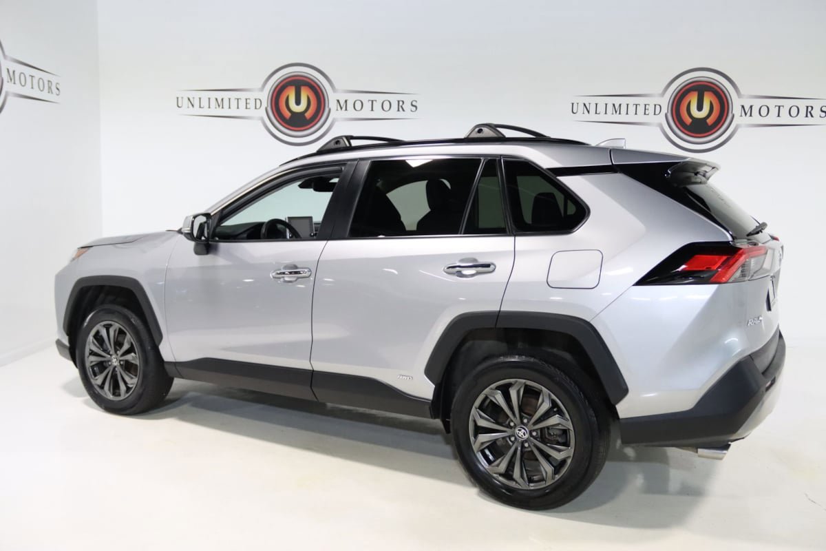Used 2022 Toyota RAV4 Limited AWD/4WD image 3