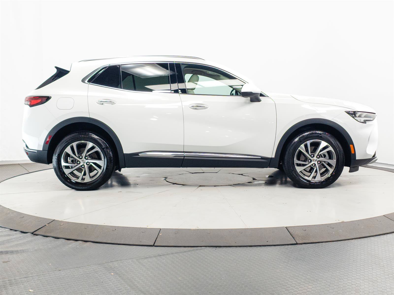 Used 2023 Buick Envision Essence AWD/4WD image 11