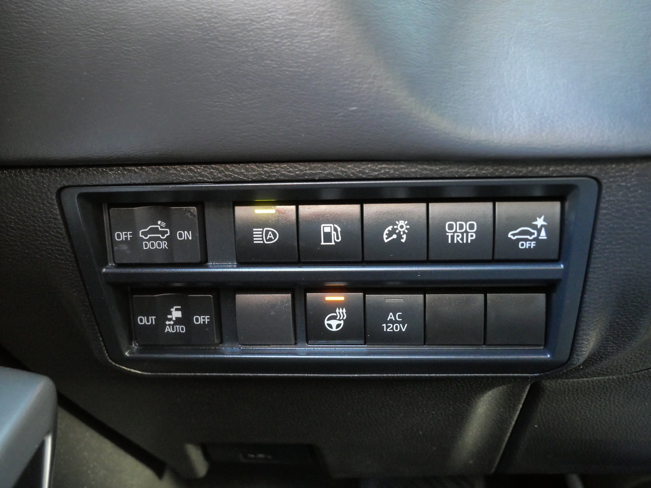 Used 2025 Toyota Tundra Platinum image 26