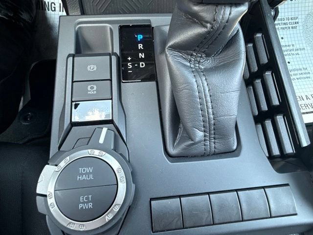 Used 2025 Toyota Tacoma SR5 AWD/4WD image 23