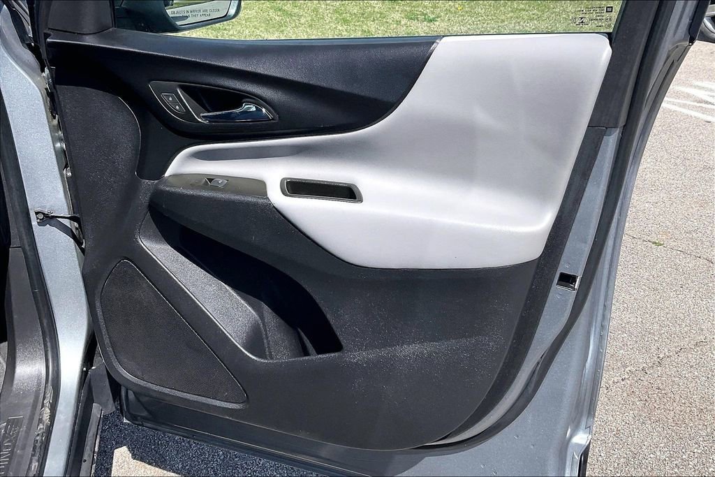 Used 2023 Chevrolet Equinox LS AWD/4WD image 23