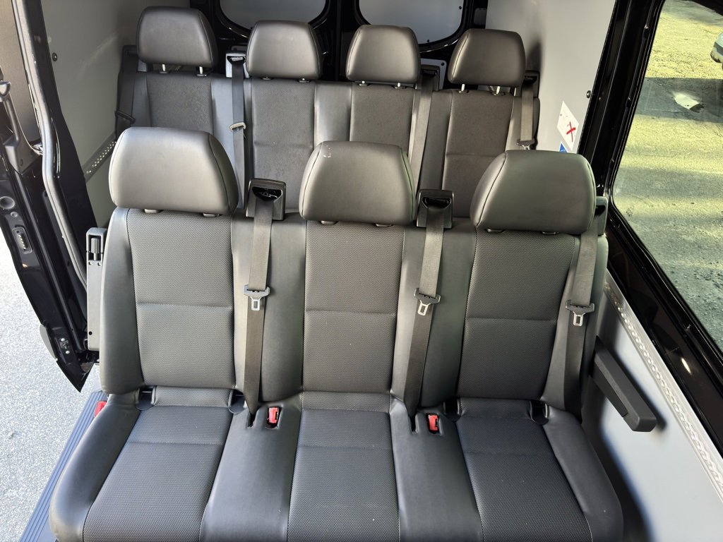 Used 2022 Mercedes-Benz Sprinter 144 Cargo image 10