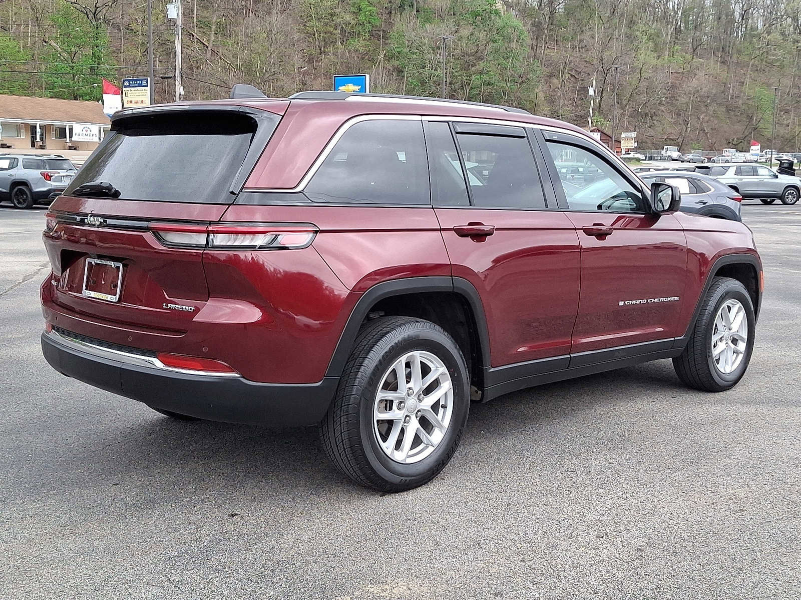 Used 2023 Jeep Grand Cherokee Laredo w/ Luxury Tech Group I image 6