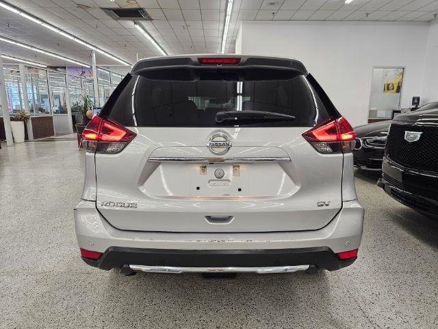 Used 2020 Nissan Rogue SV image 5