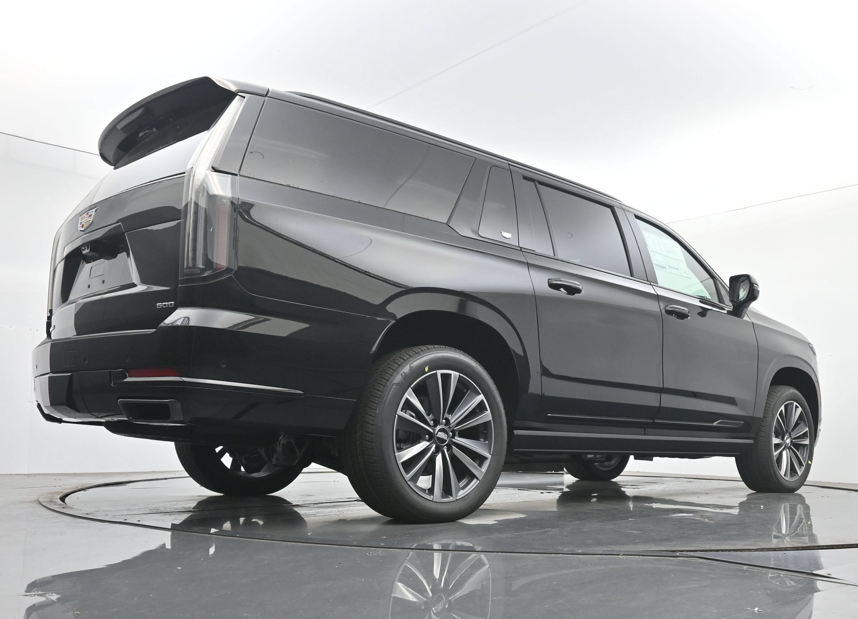 New 2026 Cadillac Escalade ESV Sport w/ Touring Package AWD/4WD image 19