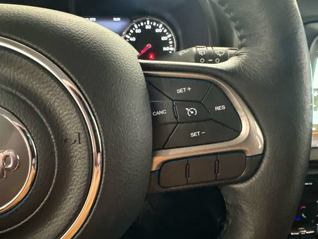 Used 2022 Jeep Renegade Limited AWD/4WD image 21