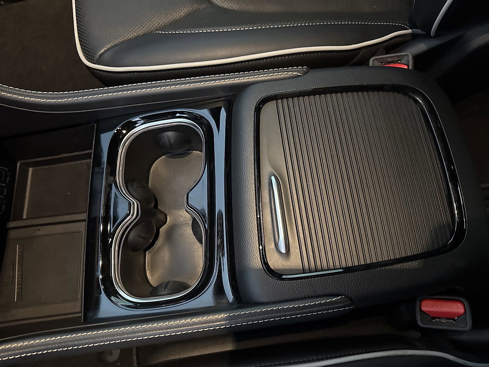 Used 2023 Chrysler Pacifica Limited w/ S Appearance Package image 23