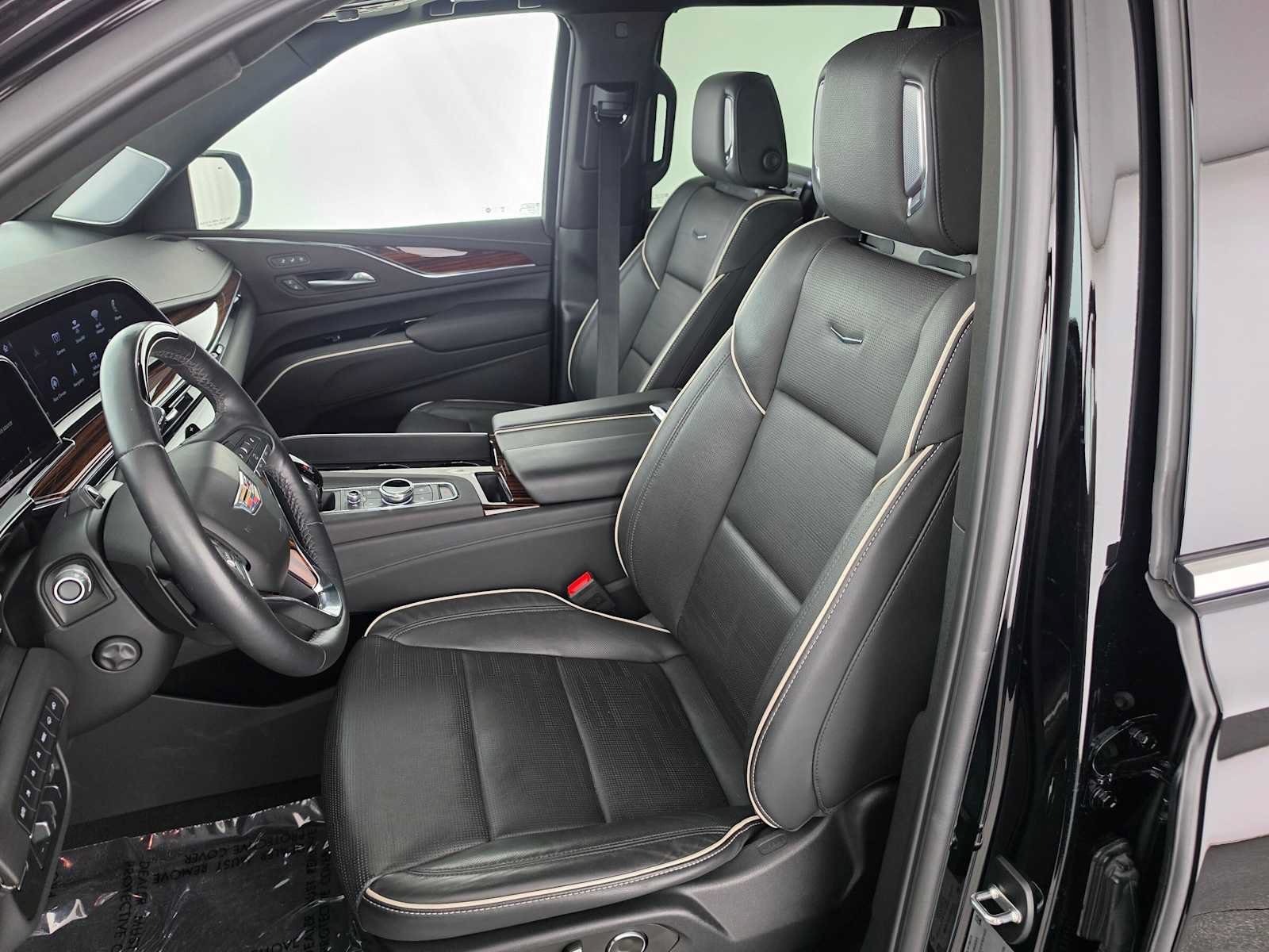 Used 2024 Cadillac Escalade Premium Luxury w/ Performance Package AWD/4WD image 23