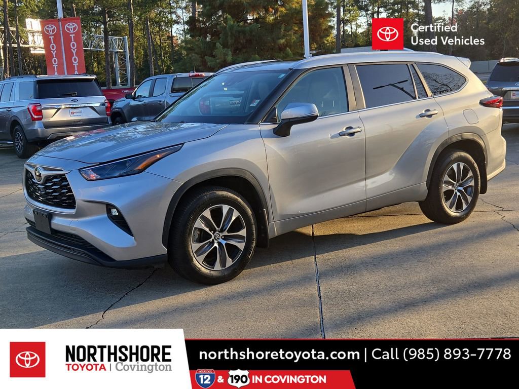 Certified 2024 Toyota Highlander XLE image 1