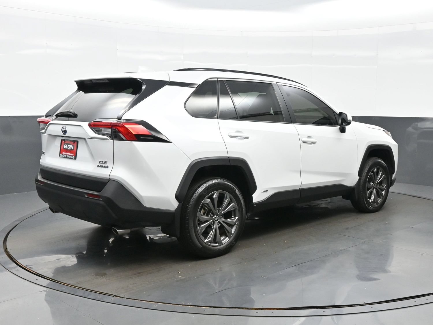 Used 2024 Toyota RAV4 XLE Premium w/ Weather Package AWD/4WD image 6