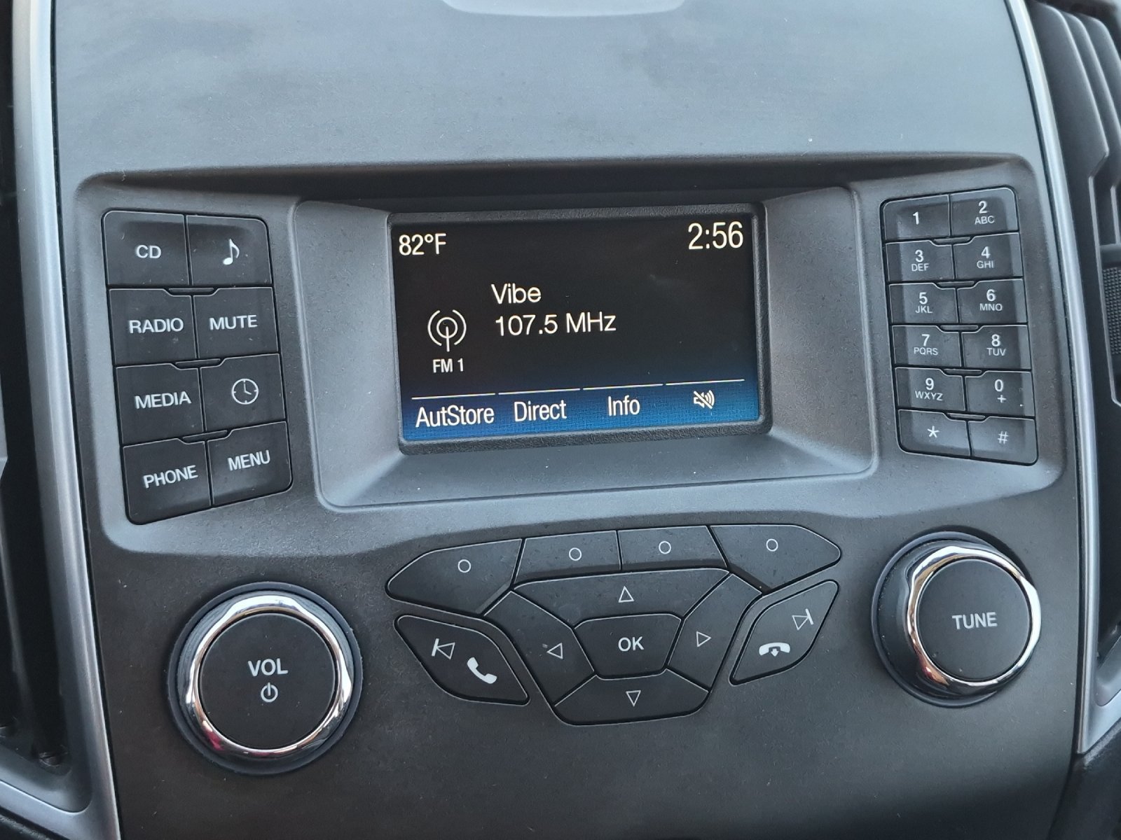 Used 2017 Ford Edge SE FWD image 16