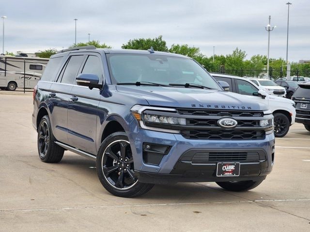 Used 2023 Ford Expedition Limited image 2