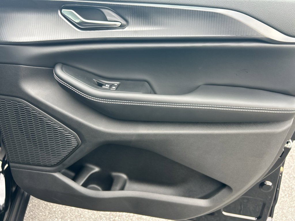 New 2025 Jeep Grand Cherokee Laredo RWD image 21