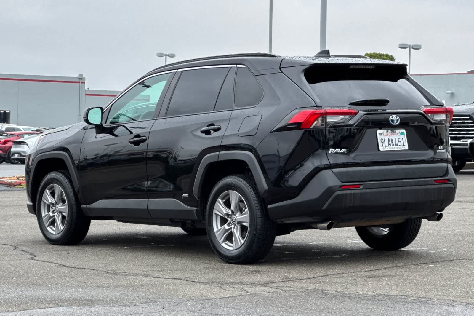 Certified 2024 Toyota RAV4 LE AWD/4WD image 7
