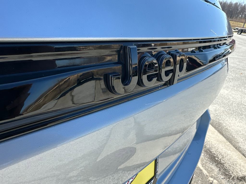 Used 2024 Jeep Grand Cherokee Altitude image 39