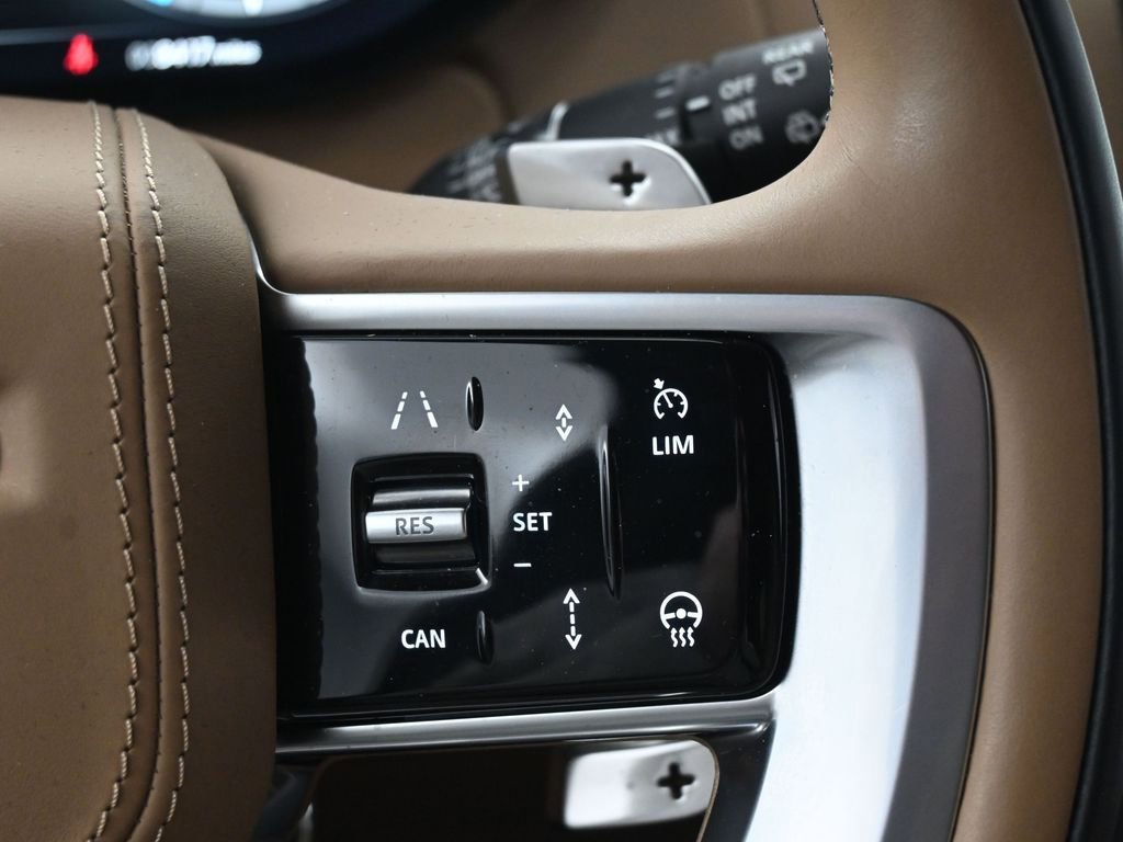 Used 2025 Land Rover Range Rover SE AWD/4WD image 19