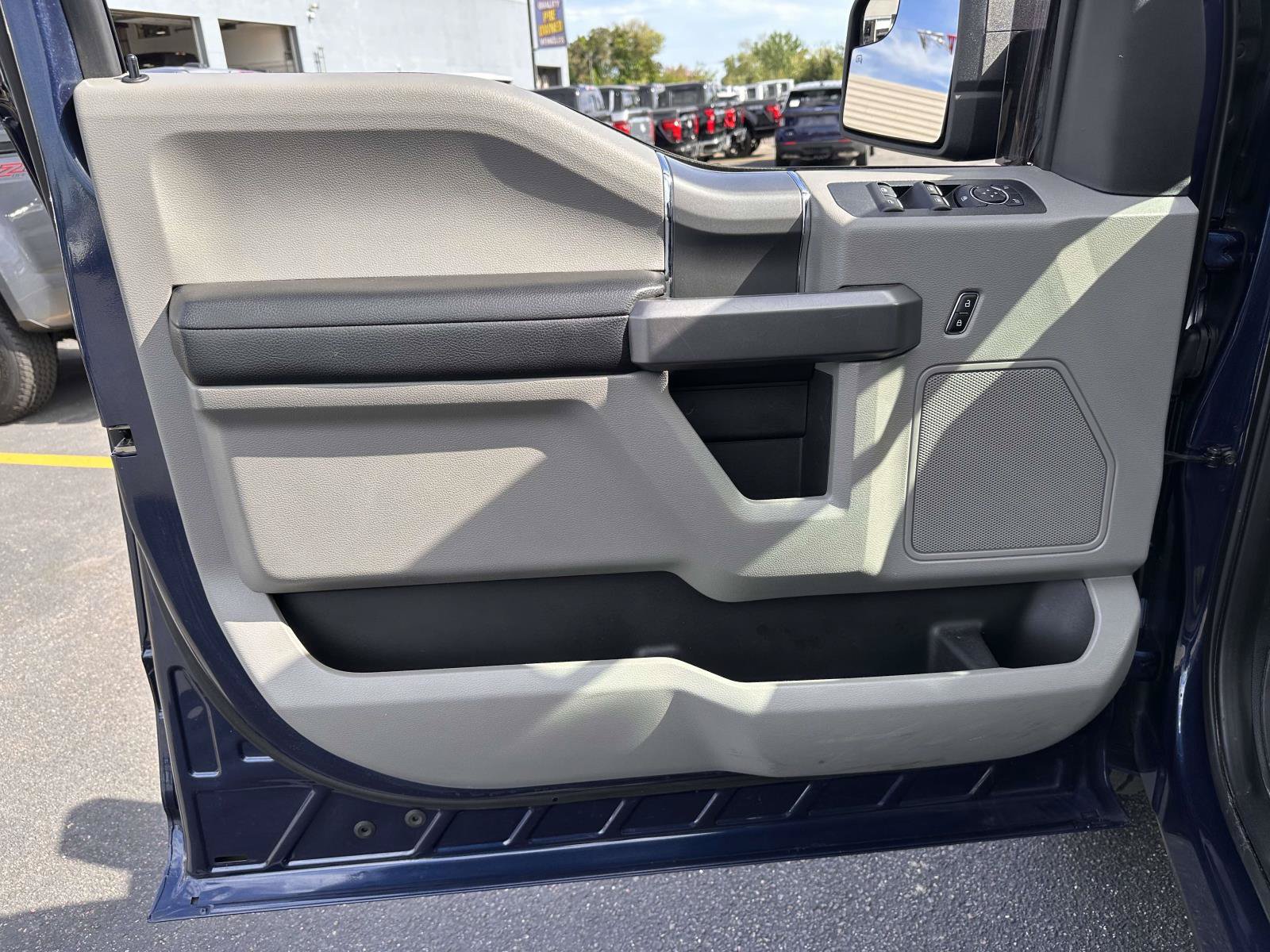 Used 2019 Ford F150 XLT w/ Equipment Group 302A Luxury AWD/4WD image 9