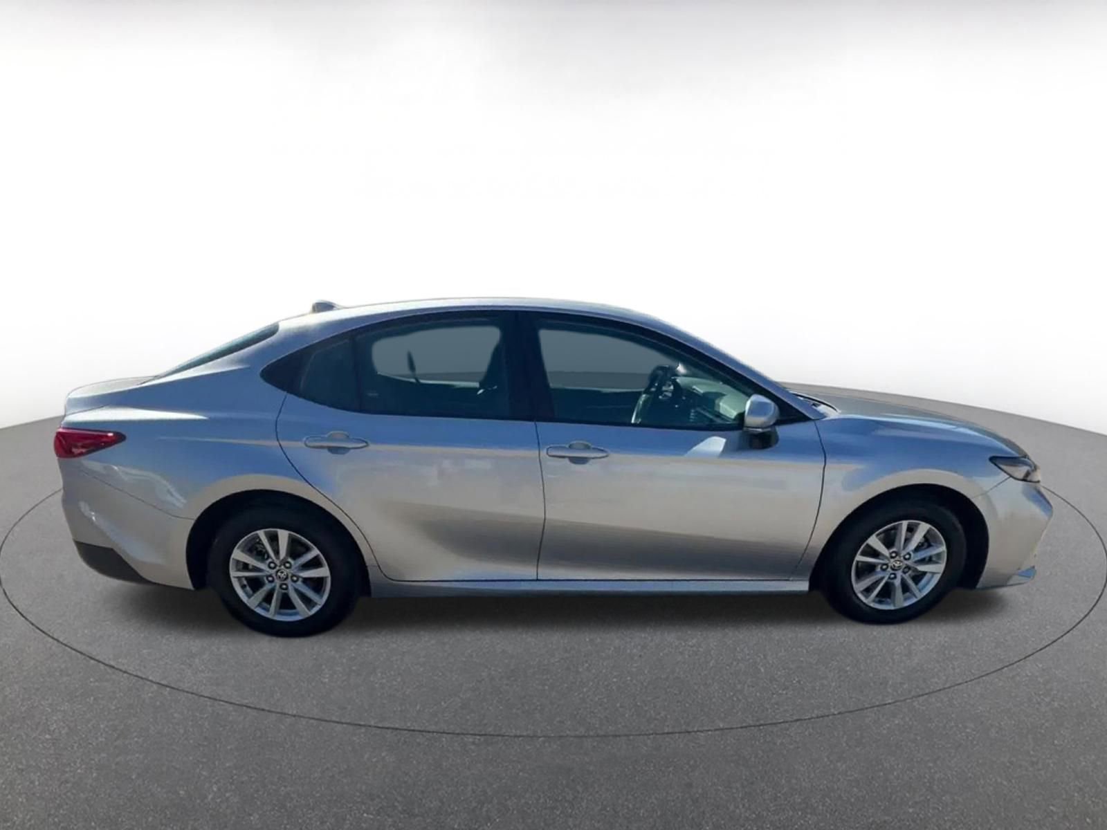 Used 2025 Toyota Camry LE image 16