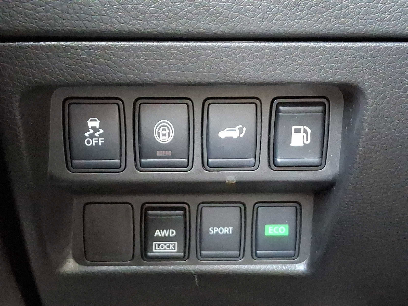 Used 2020 Nissan Rogue SV image 23