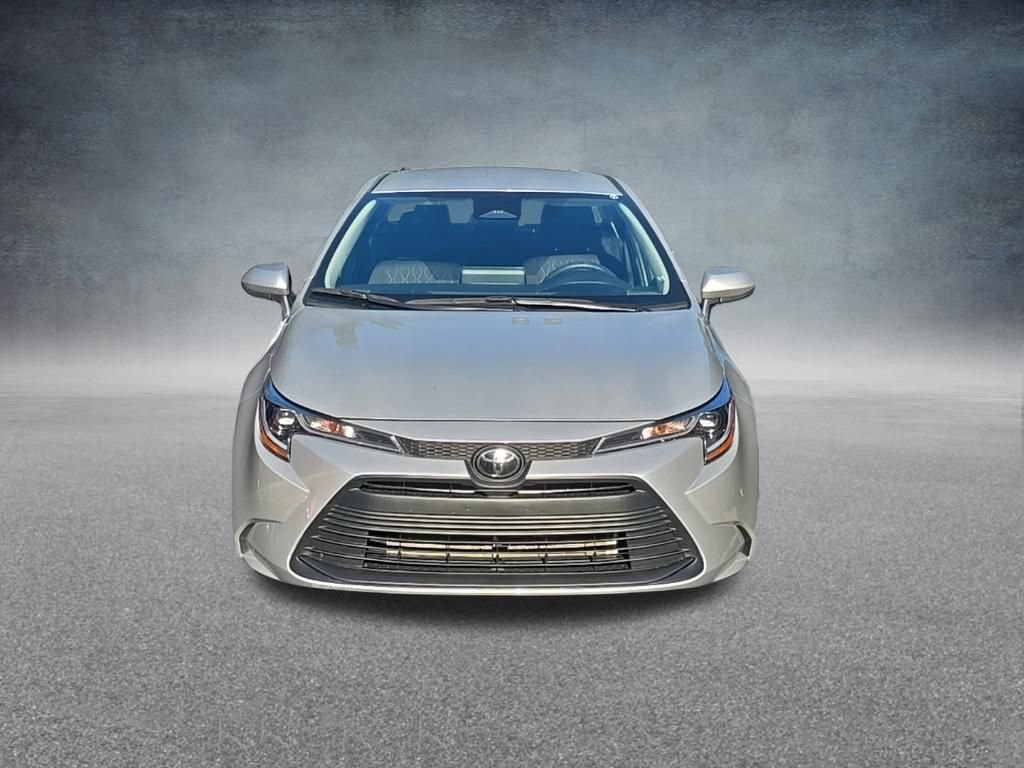 Used 2025 Toyota Corolla LE FWD image 3