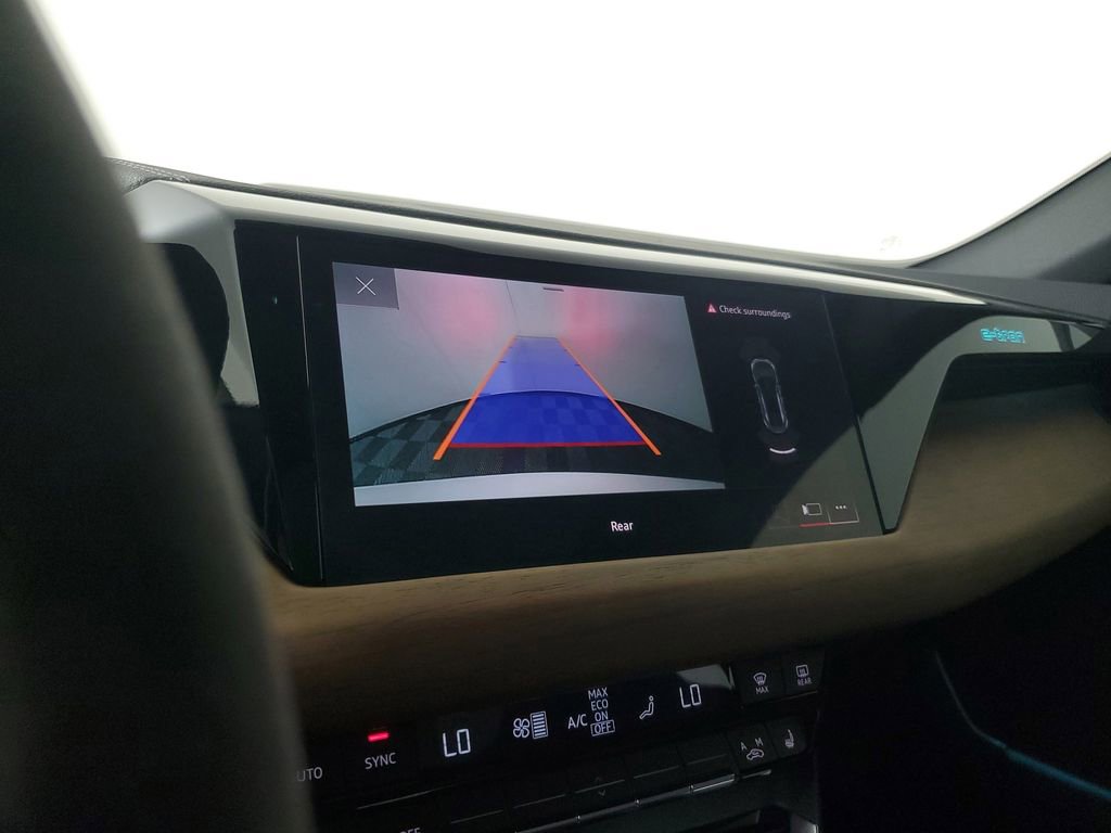 Used 2024 Audi e-tron GT Premium Plus image 27