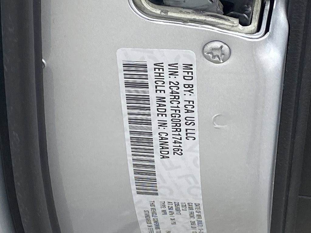 Used 2024 Chrysler Pacifica Touring image 12